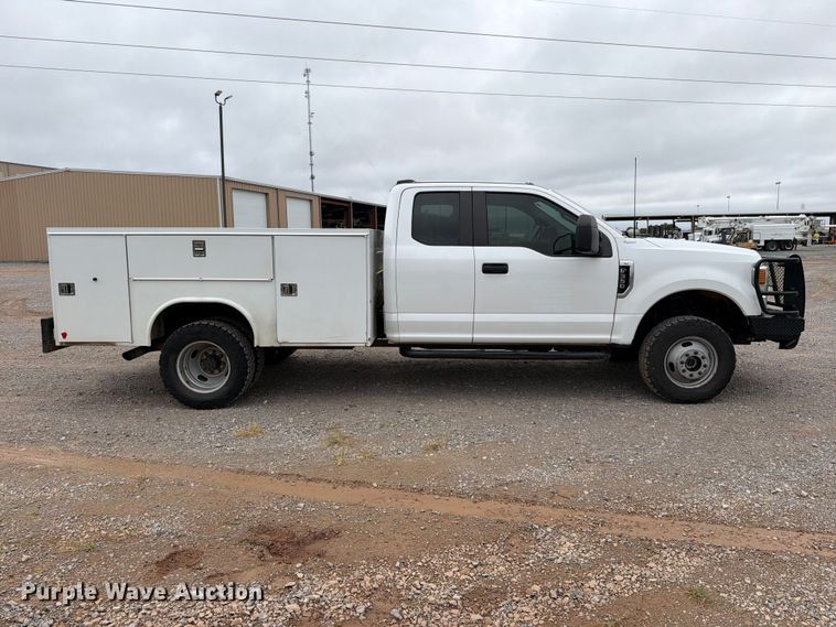 image for item EW8988 2021 Ford F350 Super Duty Ext. Cab utility bed pickup truck