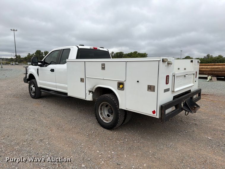image for item EW8988 2021 Ford F350 Super Duty Ext. Cab utility bed pickup truck