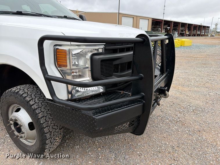 image for item EW8988 2021 Ford F350 Super Duty Ext. Cab utility bed pickup truck