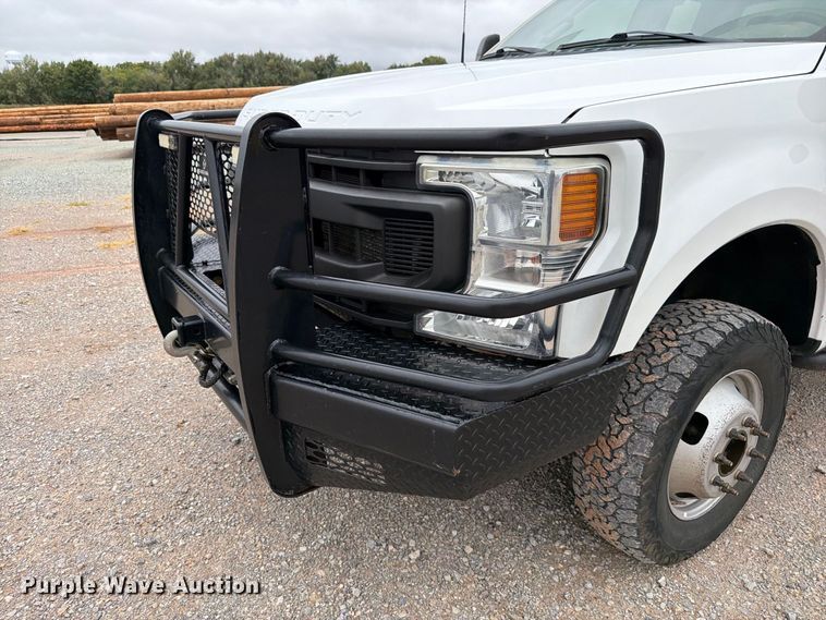 image for item EW8988 2021 Ford F350 Super Duty Ext. Cab utility bed pickup truck