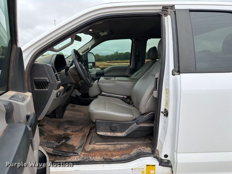 image for item EW8988 2021 Ford F350 Super Duty Ext. Cab utility bed pickup truck