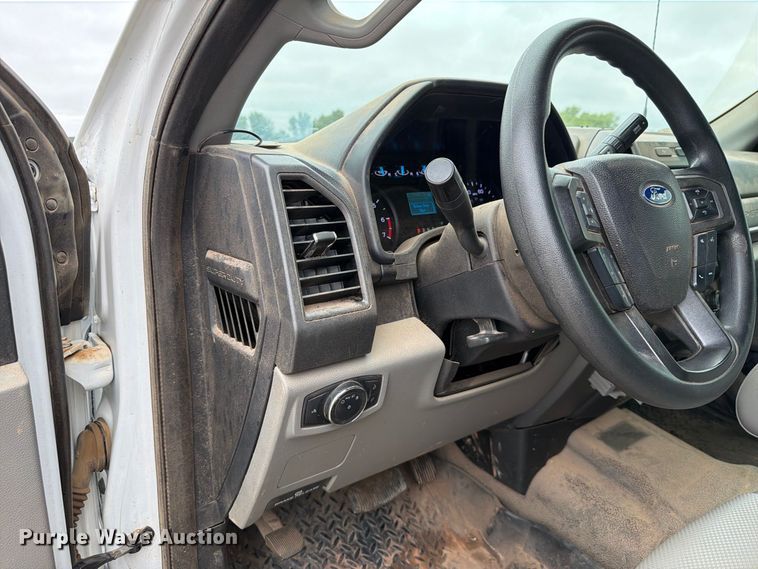 image for item EW8988 2021 Ford F350 Super Duty Ext. Cab utility bed pickup truck