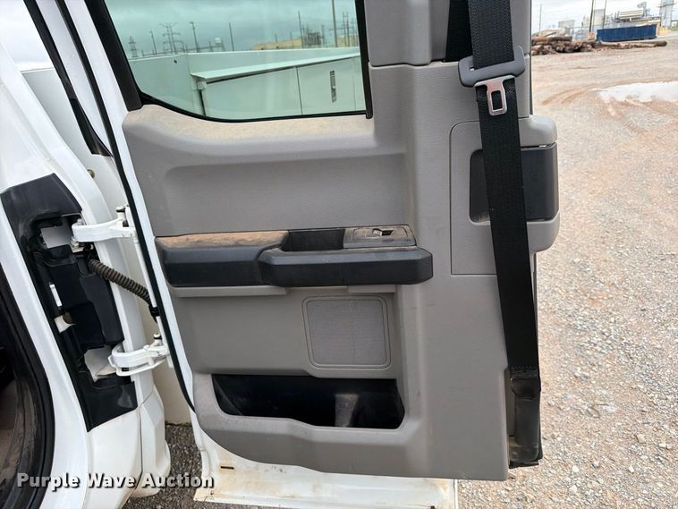 image for item EW8988 2021 Ford F350 Super Duty Ext. Cab utility bed pickup truck