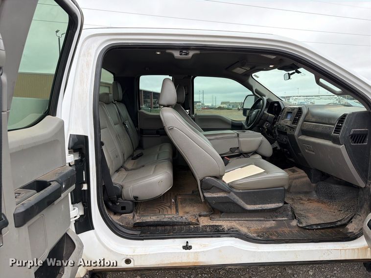 image for item EW8988 2021 Ford F350 Super Duty Ext. Cab utility bed pickup truck