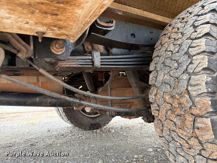 image for item EW8988 2021 Ford F350 Super Duty Ext. Cab utility bed pickup truck