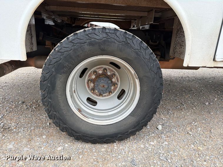 image for item EW8988 2021 Ford F350 Super Duty Ext. Cab utility bed pickup truck
