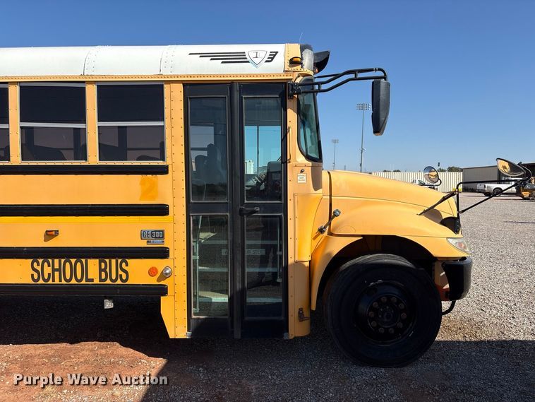 image for item EX0044 2009 IC PB105 school bus