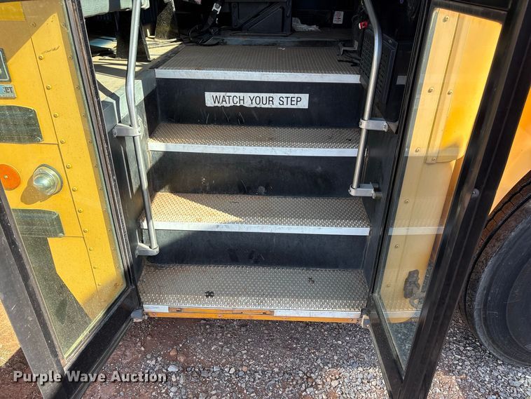 image for item EX0044 2009 IC PB105 school bus