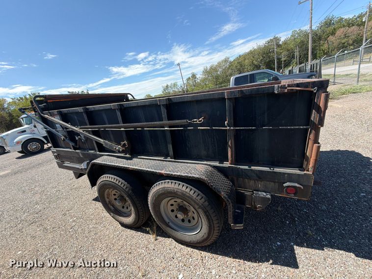 image for item EX0510 2007 Parker dump trailer