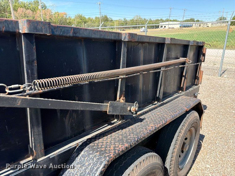 image for item EX0510 2007 Parker dump trailer