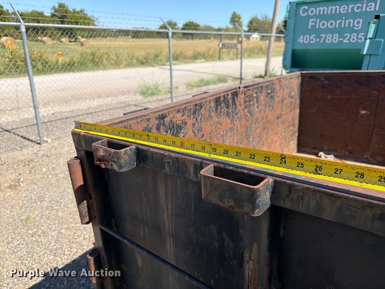 image for item EX0510 2007 Parker dump trailer