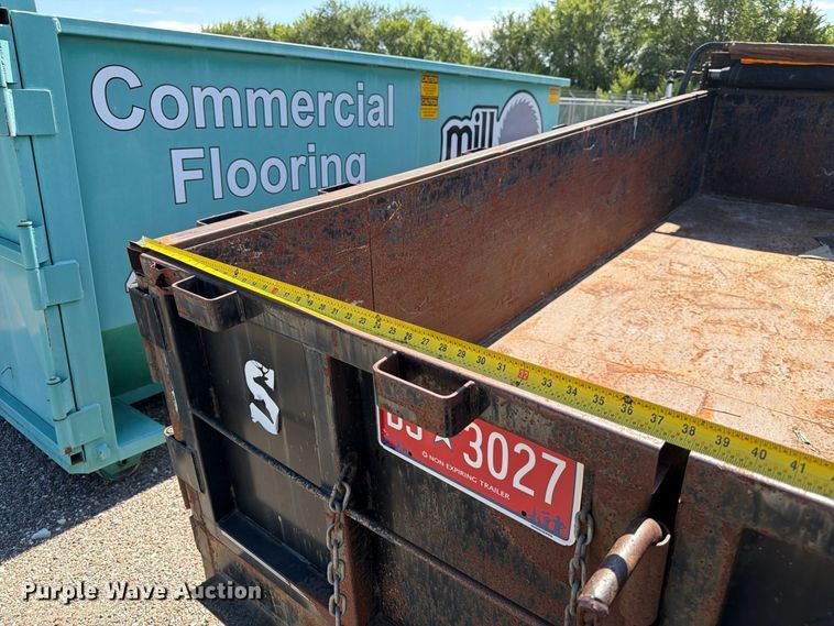 image for item EX0510 2007 Parker dump trailer