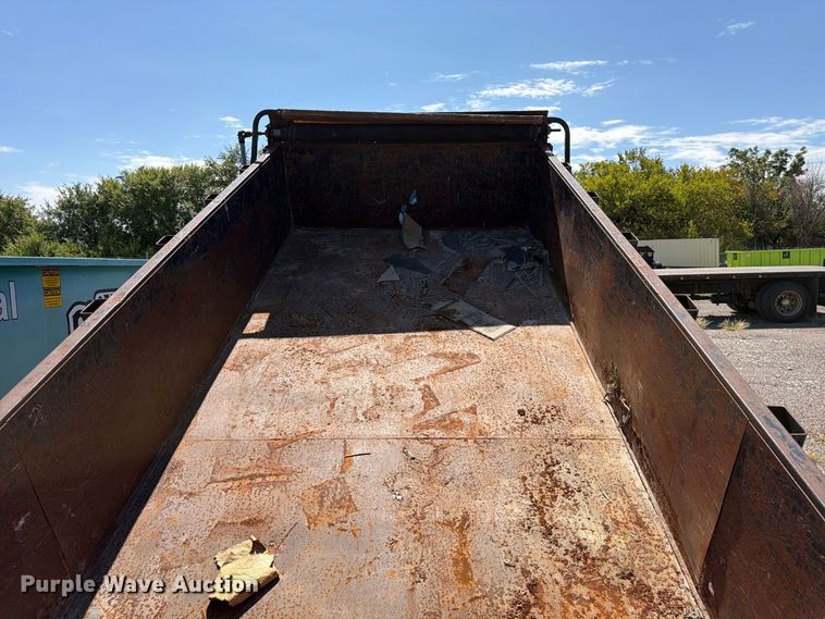 image for item EX0510 2007 Parker dump trailer