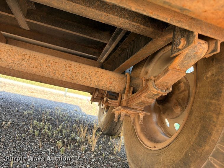 image for item EX0510 2007 Parker dump trailer