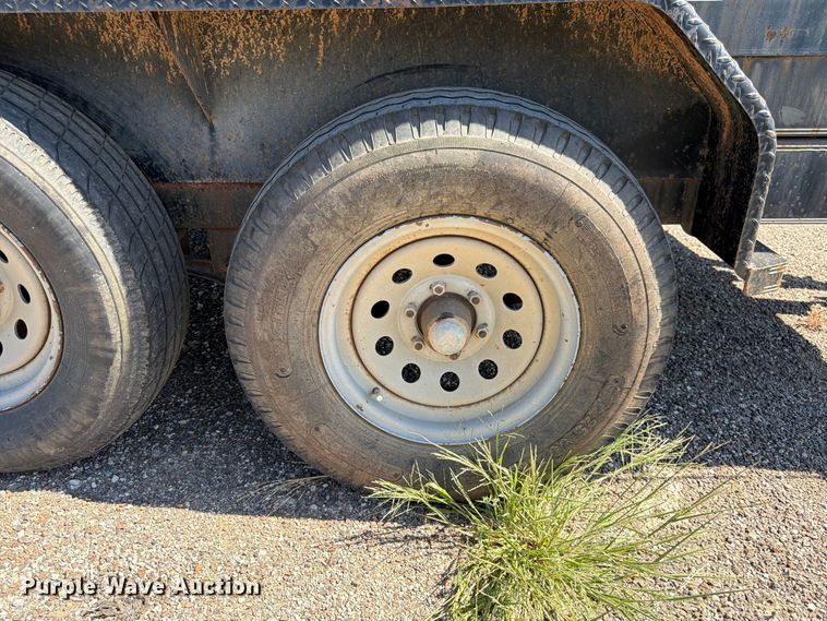 image for item EX0510 2007 Parker dump trailer
