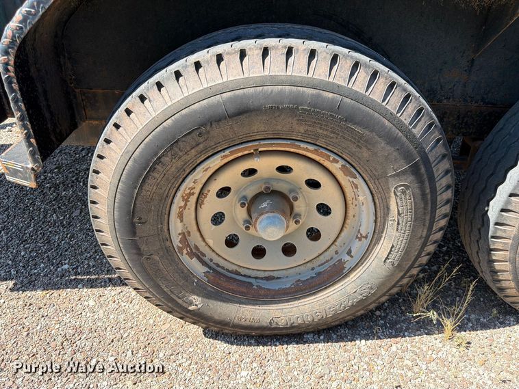 image for item EX0510 2007 Parker dump trailer