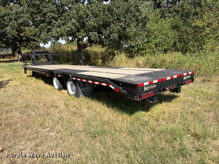 image for item EX0537 2021 Kaufman FHT-15K-30D equipment trailer