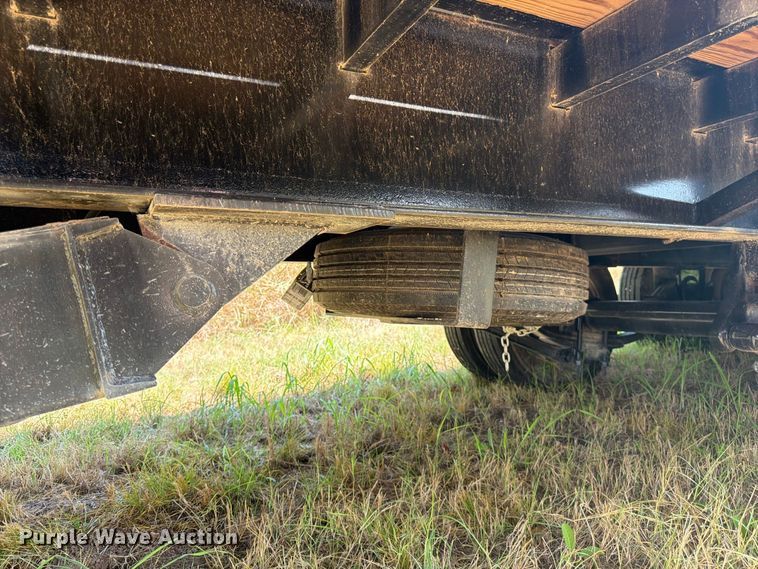 image for item EX0537 2021 Kaufman FHT-15K-30D equipment trailer