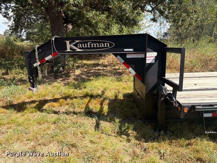image for item EX0537 2021 Kaufman FHT-15K-30D equipment trailer