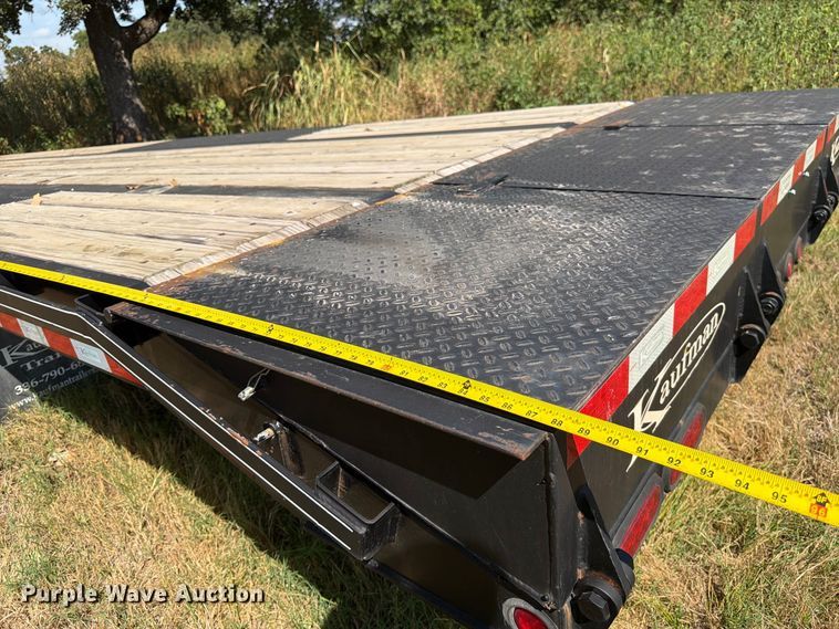 image for item EX0537 2021 Kaufman FHT-15K-30D equipment trailer