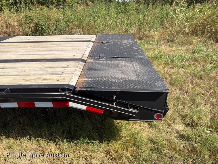 image for item EX0537 2021 Kaufman FHT-15K-30D equipment trailer