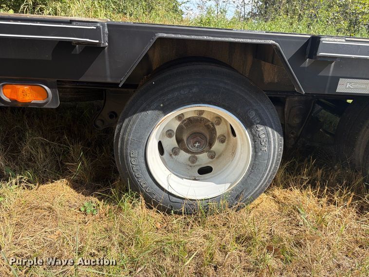 image for item EX0537 2021 Kaufman FHT-15K-30D equipment trailer