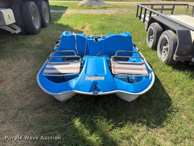 image for item EX0541 Sundolphin Laguna pedal boat