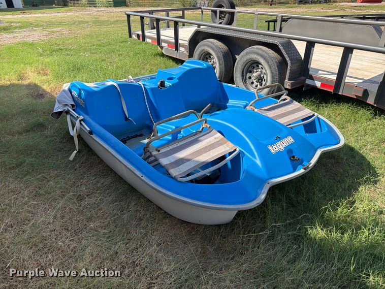 image for item EX0541 Sundolphin Laguna pedal boat
