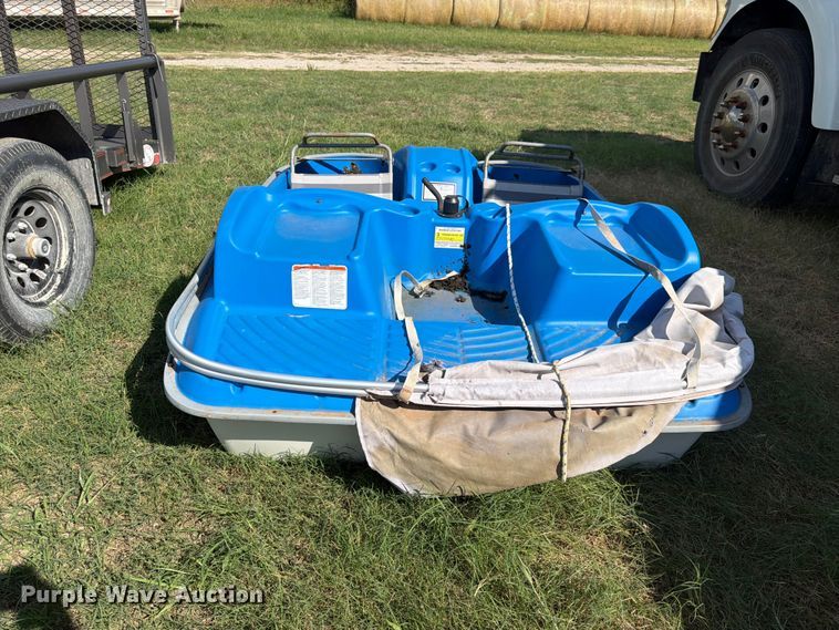 image for item EX0541 Sundolphin Laguna pedal boat