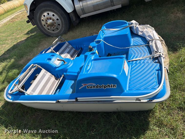 image for item EX0541 Sundolphin Laguna pedal boat
