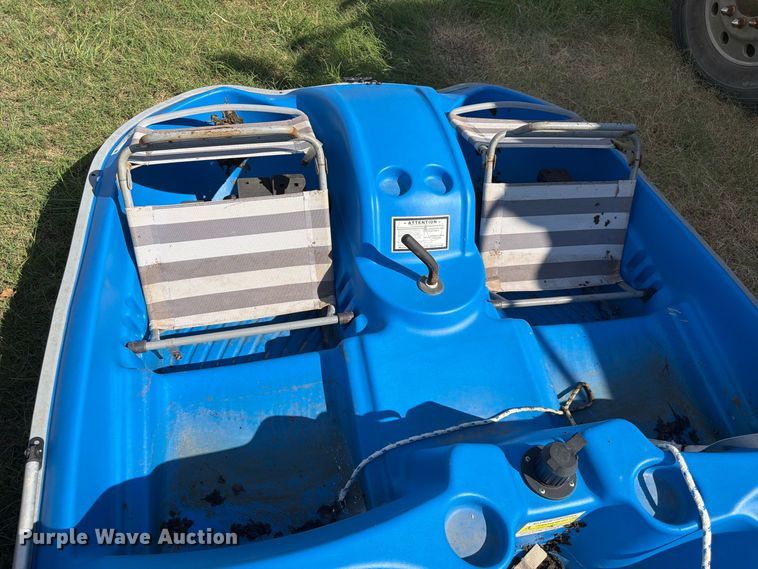 image for item EX0541 Sundolphin Laguna pedal boat