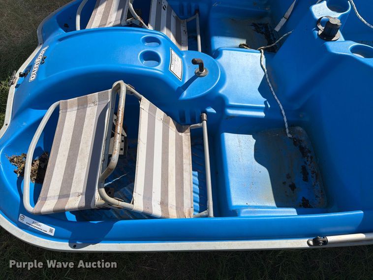 image for item EX0541 Sundolphin Laguna pedal boat