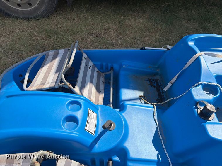 image for item EX0541 Sundolphin Laguna pedal boat