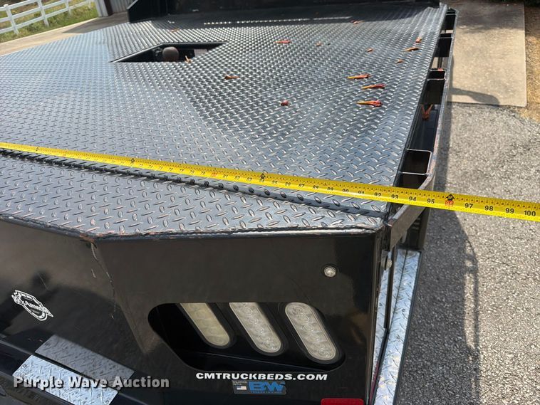 image for item EX0554 2014 Ford F350 Super Duty Crew Cab flatbed pickup truck