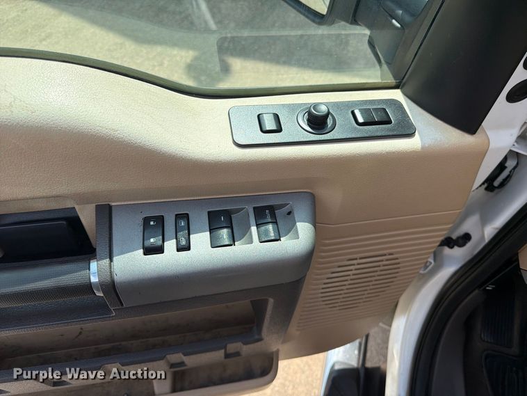 image for item EX0554 2014 Ford F350 Super Duty Crew Cab flatbed pickup truck
