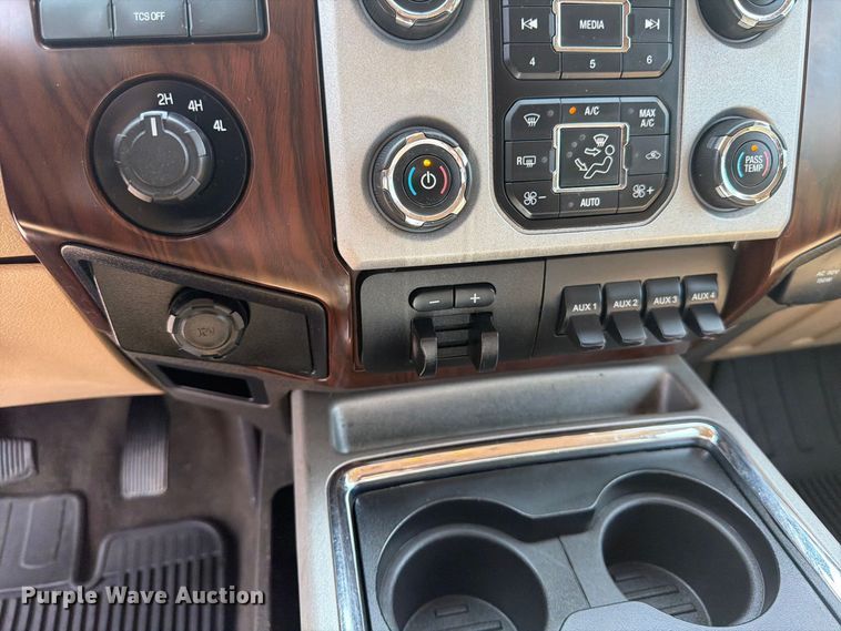 image for item EX0554 2014 Ford F350 Super Duty Crew Cab flatbed pickup truck