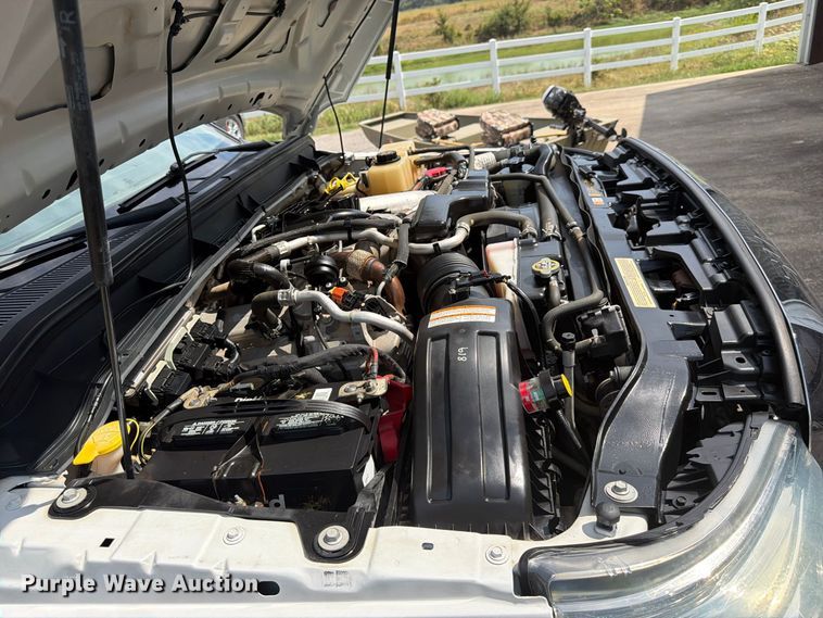 image for item EX0554 2014 Ford F350 Super Duty Crew Cab flatbed pickup truck