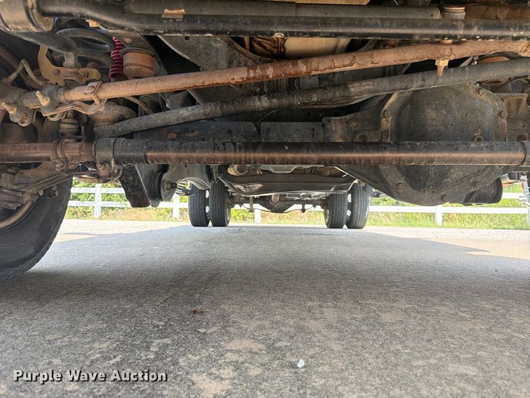 image for item EX0554 2014 Ford F350 Super Duty Crew Cab flatbed pickup truck