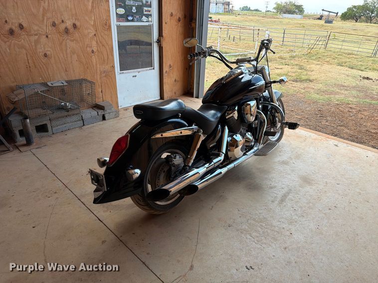 image for item EX0557 2003 Honda VTX1800 motorcycle