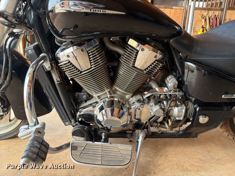 image for item EX0557 2003 Honda VTX1800 motorcycle