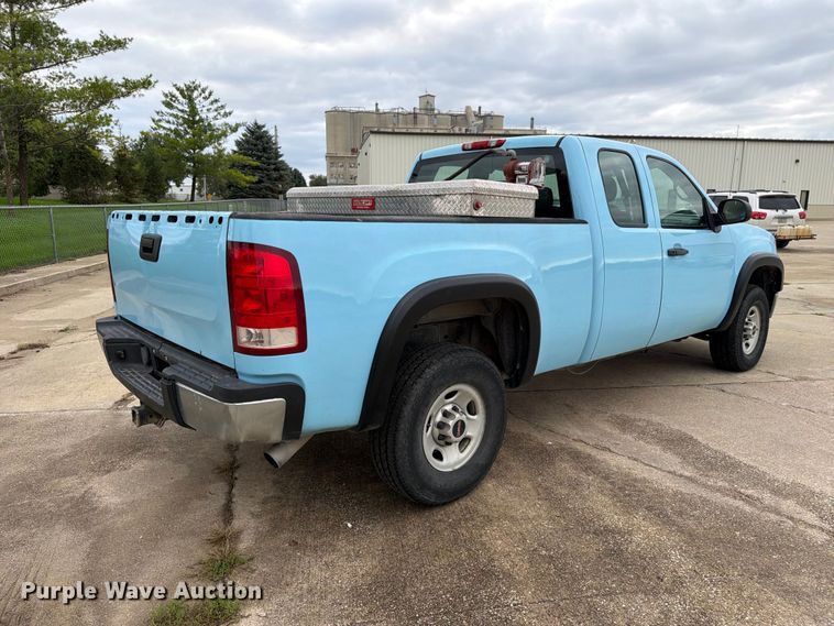 image for item EX1007 2010 GMC Sierra 2500HD Ext. Cab pickup truck