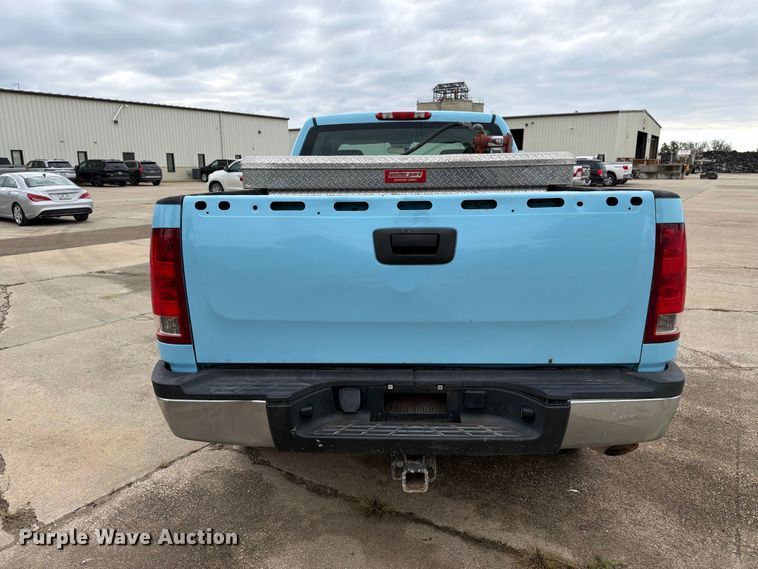 image for item EX1007 2010 GMC Sierra 2500HD Ext. Cab pickup truck
