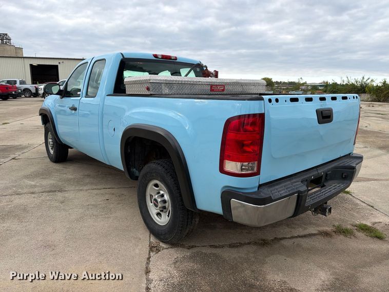 image for item EX1007 2010 GMC Sierra 2500HD Ext. Cab pickup truck