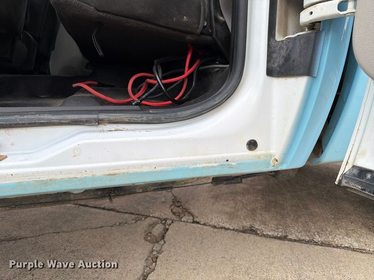 image for item EX1007 2010 GMC Sierra 2500HD Ext. Cab pickup truck