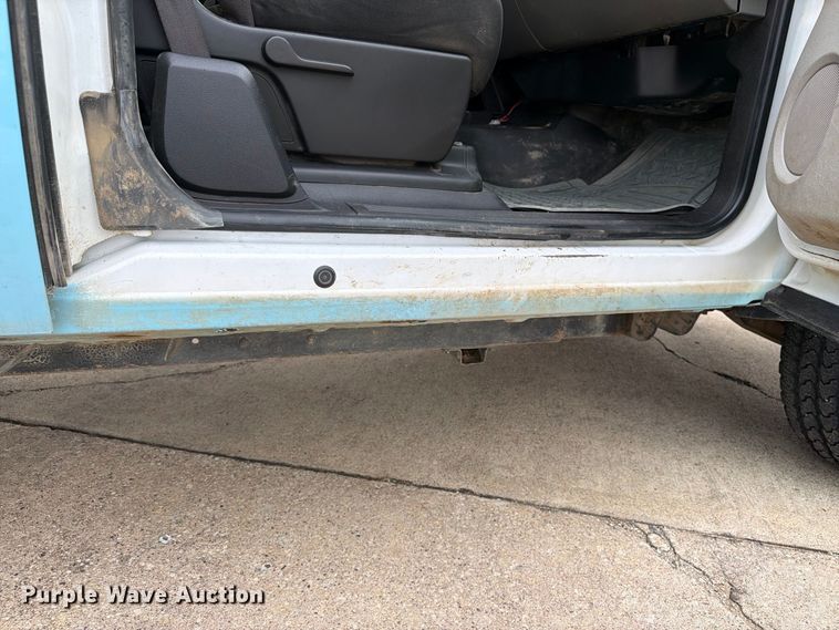 image for item EX1007 2010 GMC Sierra 2500HD Ext. Cab pickup truck