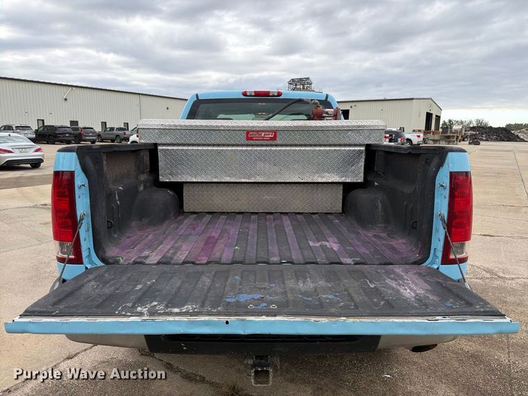 image for item EX1007 2010 GMC Sierra 2500HD Ext. Cab pickup truck