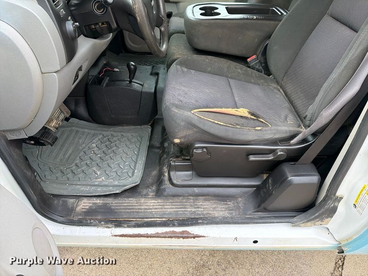 image for item EX1007 2010 GMC Sierra 2500HD Ext. Cab pickup truck