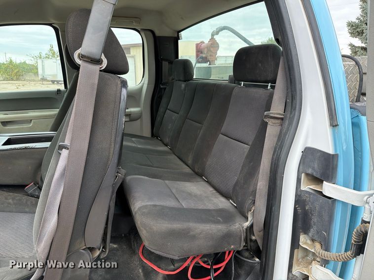 image for item EX1007 2010 GMC Sierra 2500HD Ext. Cab pickup truck
