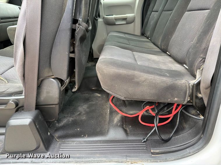 image for item EX1007 2010 GMC Sierra 2500HD Ext. Cab pickup truck