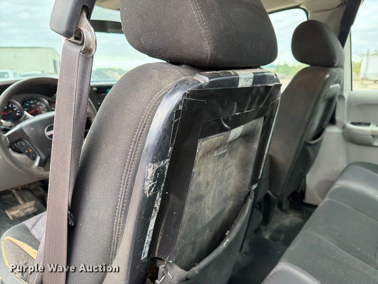 image for item EX1007 2010 GMC Sierra 2500HD Ext. Cab pickup truck